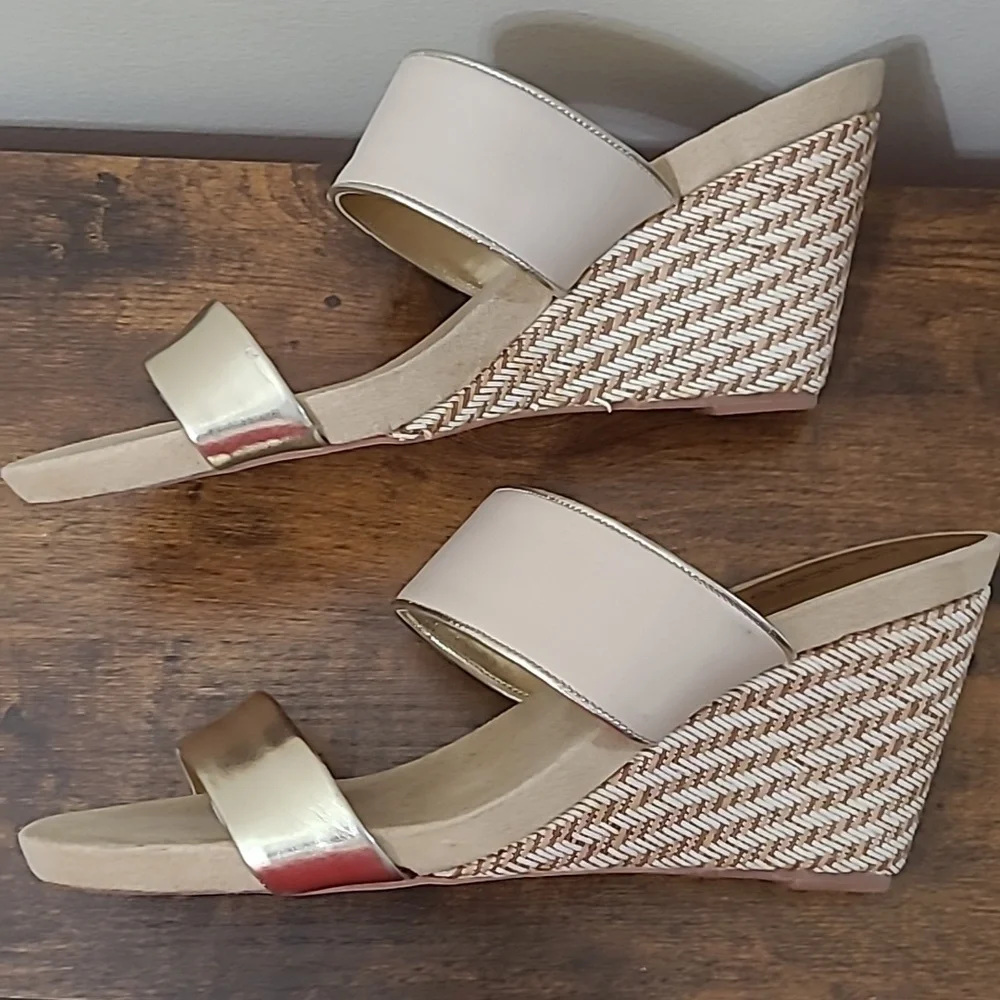 Chico's Gold and Cream Basketweave Wedge Sandal size 8